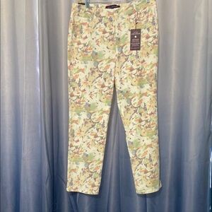 Gloria Vanderbilt Women's Straight Leg Jeans - Multicolor Floral